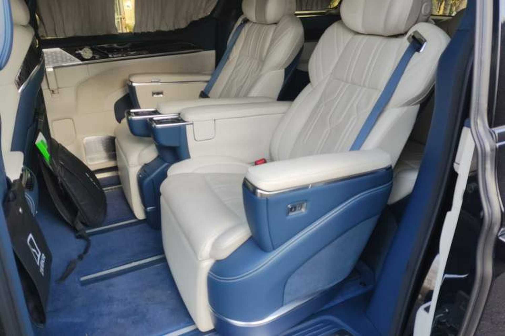 Used Zeekr 009 2022 WE Edition Left Rear Seat