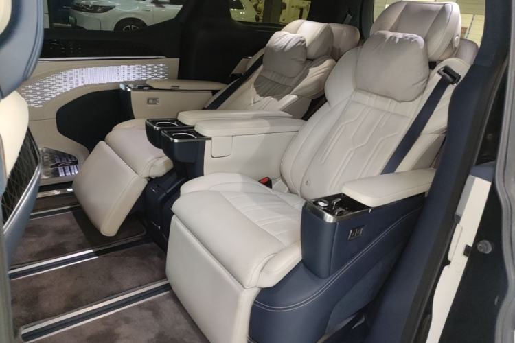 Used Zeekr 009 2022 WE Edition Left Rear Seat