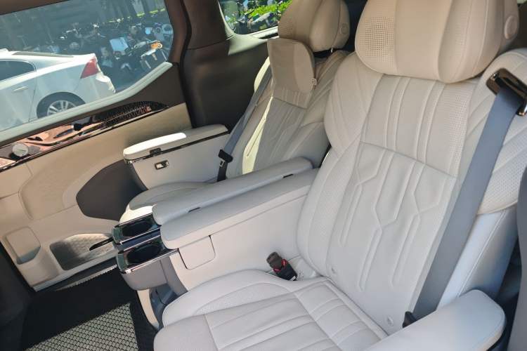 Used Zeekr 009 2022 ME Edition Left Rear Seat
