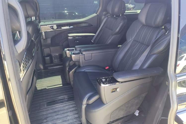 Used Zeekr 009 2022 WE Edition Left Rear Seat