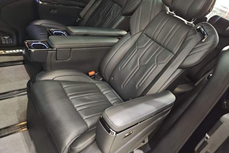 Used Zeekr 009 2022 WE Edition Left Rear Seat