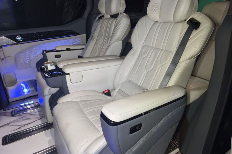 Used Zeekr 009 2022 Revised Model ME Edition Left Rear Seat