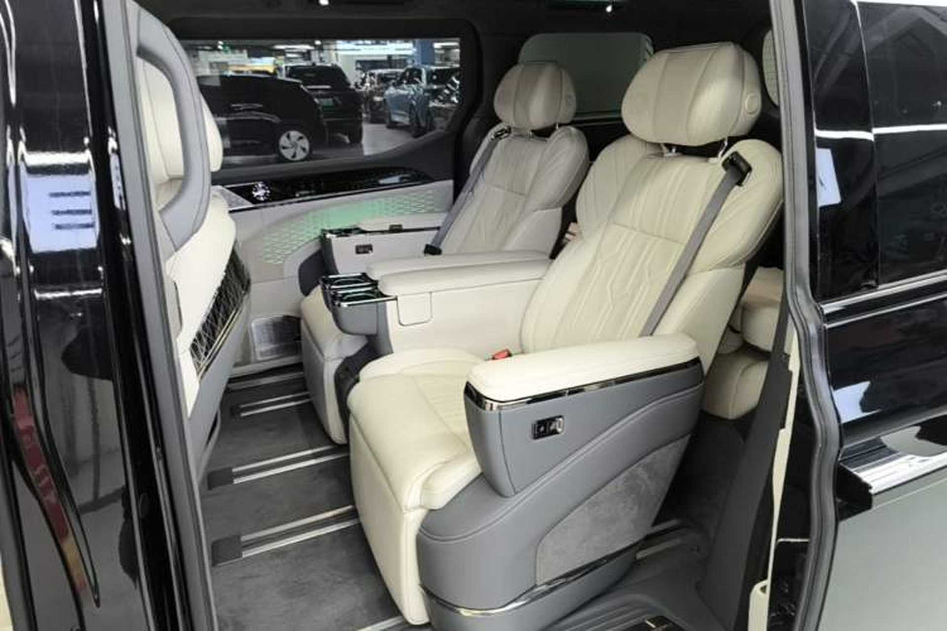 Used Zeekr 009 2022 ME Edition Left Rear Seat