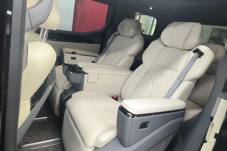 Used Zeekr 009 2022 WE Edition Left Rear Seat