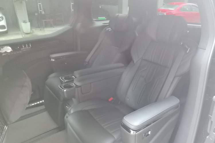 Used Zeekr 009 2022 WE Edition Left Rear Seat