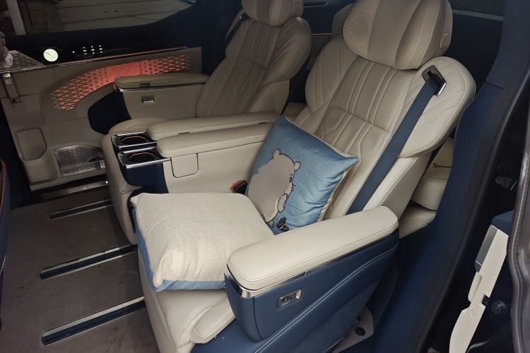 Used Zeekr 009 2022 WE Edition Left Rear Seat