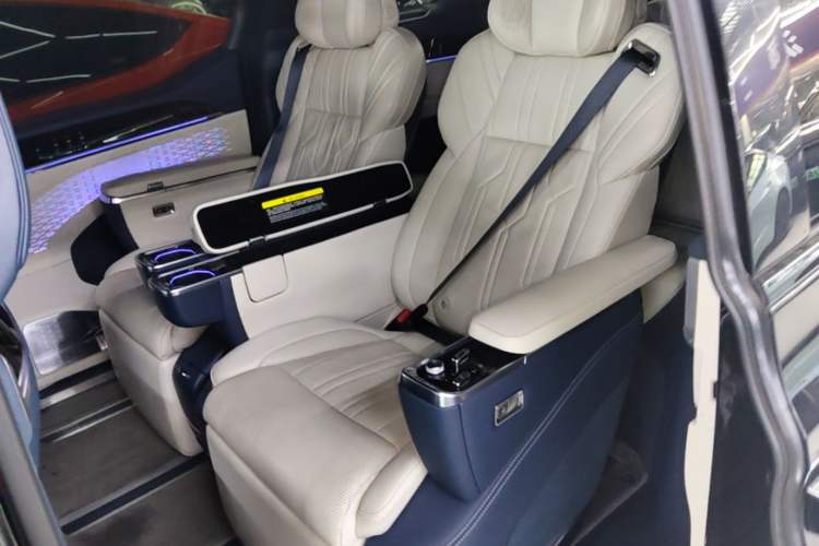 Used Zeekr 009 2022 WE Edition Left Rear Seat
