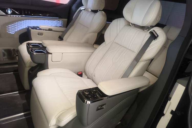 Used Zeekr 009 2022 WE Edition Left Rear Seat