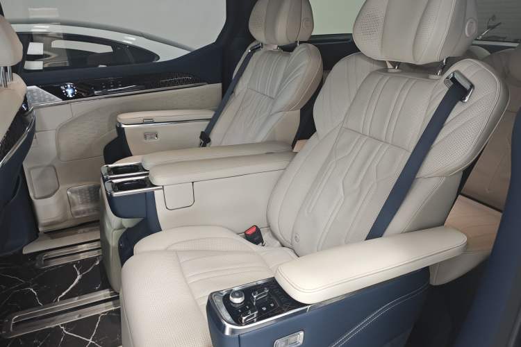 Used Zeekr 009 2022 WE Edition Left Rear Seat