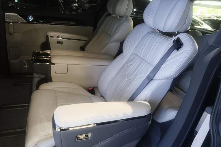 Used Zeekr 009 2022 WE Edition Left Rear Seat