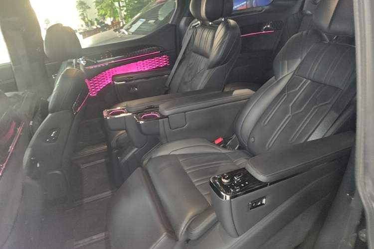Used Zeekr 009 2022 WE Edition Left Rear Seat