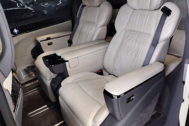 Used Zeekr 009 2022 WE Edition Left Rear Seat