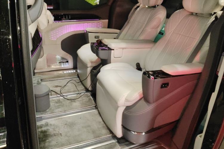 Used Zeekr 009 2022 WE Edition Left Rear Seat