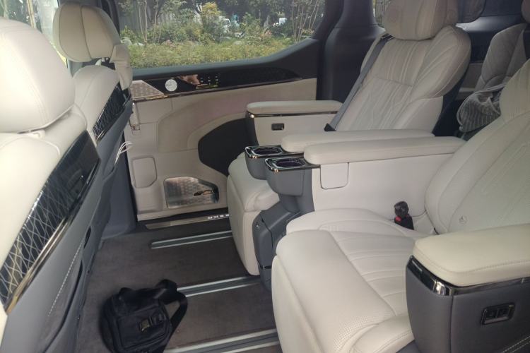 Used Zeekr 009 2022 WE Edition Left Rear Seat