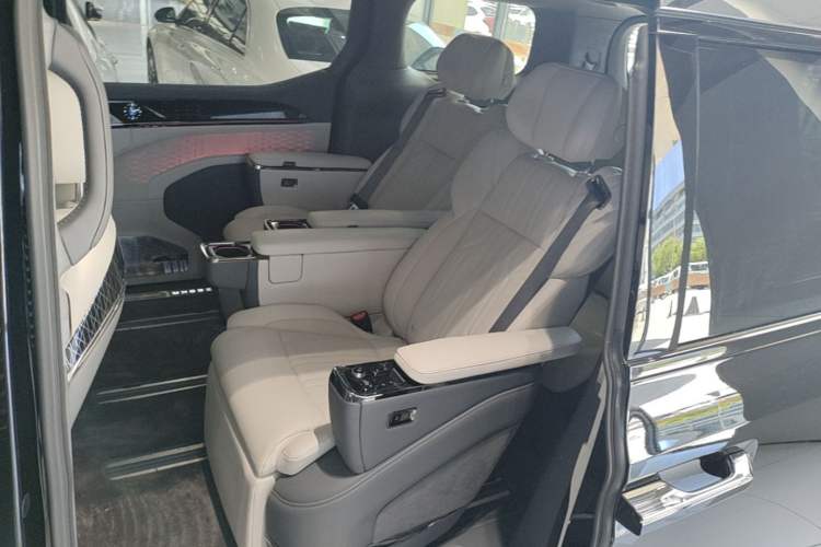 Used Zeekr 009 2022 WE Edition Left Rear Seat