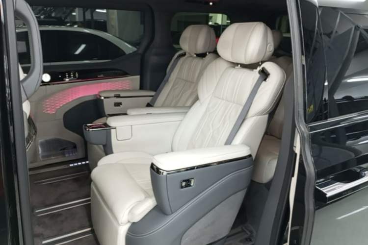 Used Zeekr 009 2022 ME Edition Left Rear Seat