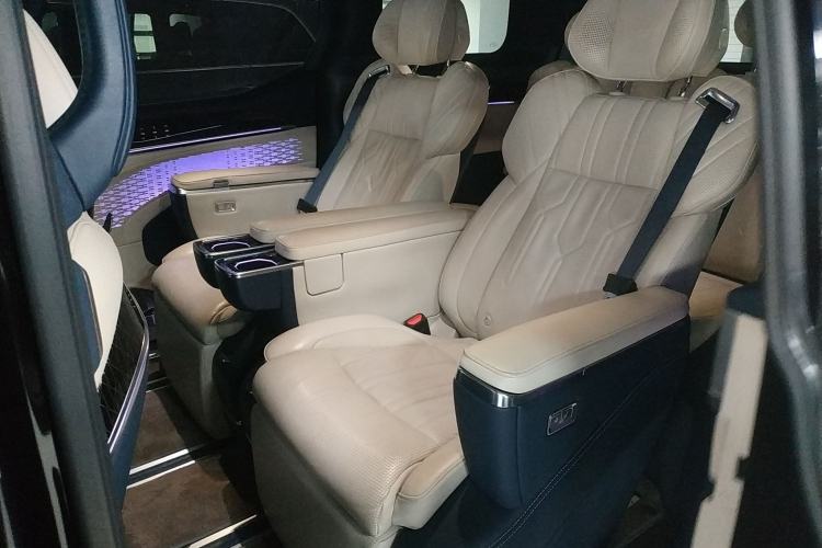 Used Zeekr 009 2022 WE Edition Left Rear Seat