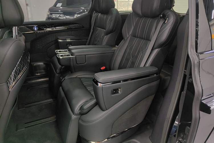 Used Zeekr 009 2022 WE Edition Left Rear Seat