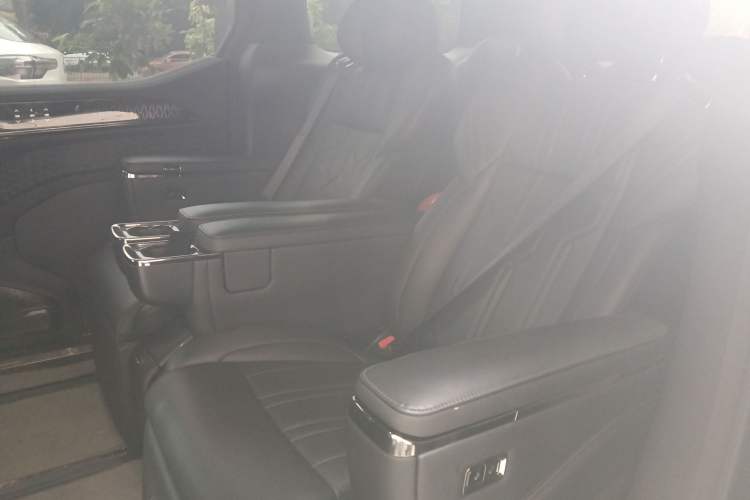 Used Zeekr 009 2022 WE Edition Left Rear Seat