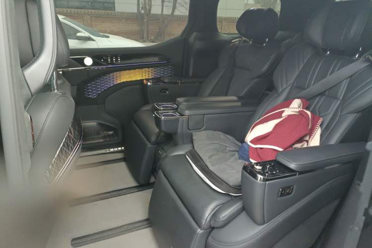 Used Zeekr 009 2022 WE Edition Left Rear Seat