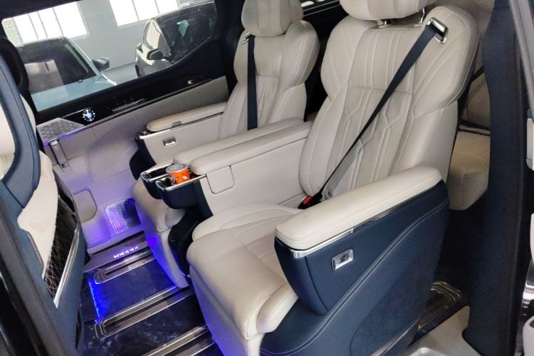Used Zeekr 009 2022 WE Edition Left Rear Seat