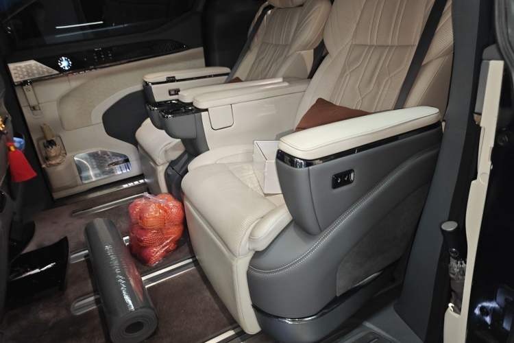 Used Zeekr 009 2022 ME Edition Left Rear Seat