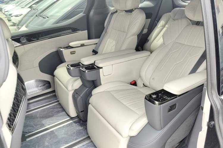 Used Zeekr 009 2022 WE Edition Left Rear Seat