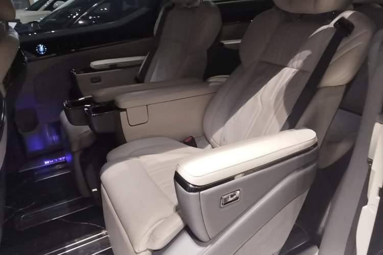 Used Zeekr 009 2022 WE Edition Left Rear Seat