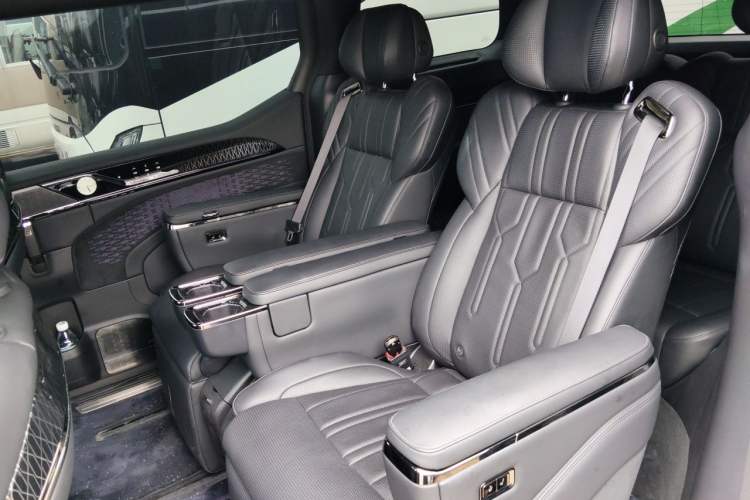Used Zeekr 009 2022 WE Edition Left Rear Seat