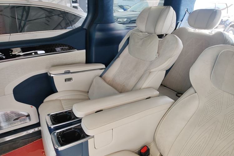 Used Zeekr 009 2022 WE Edition Left Rear Seat