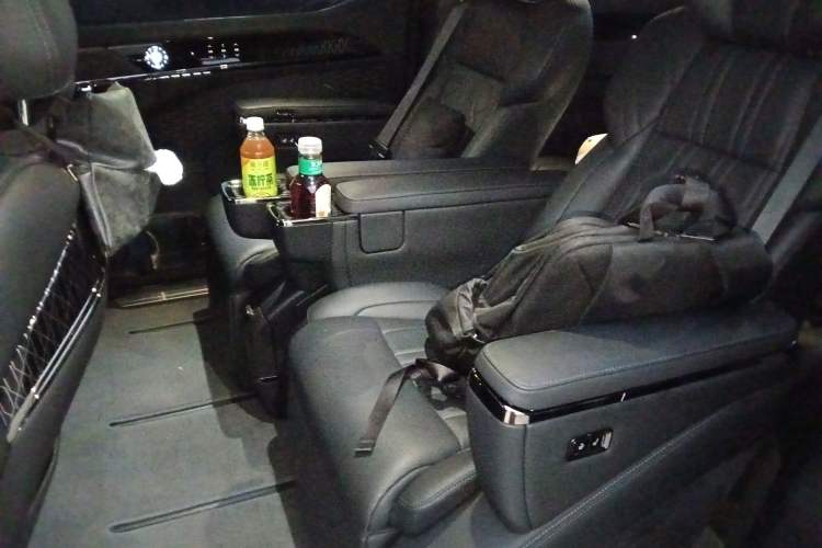 Used Zeekr 009 2022 WE Edition Left Rear Seat