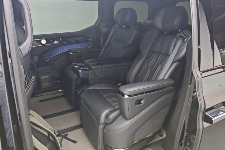 Used Zeekr 009 2022 WE Edition Left Rear Seat