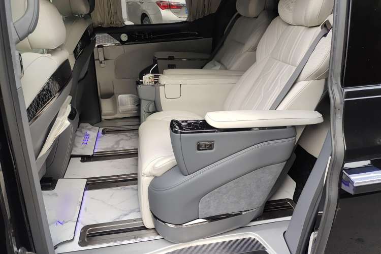 Used Zeekr 009 2022 WE Edition Left Rear Seat
