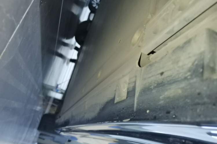 Used Zeekr 009 2022 Revised WE Version Left Side Sill