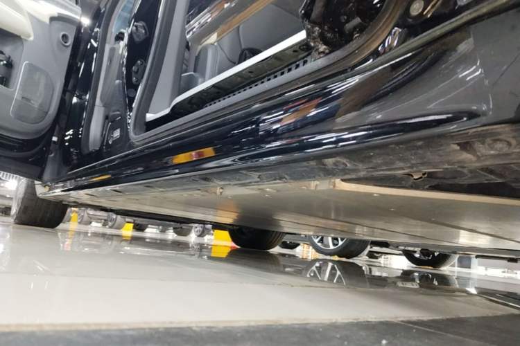 Used Zeekr 009 2022 Revised WE Version Left Side Sill