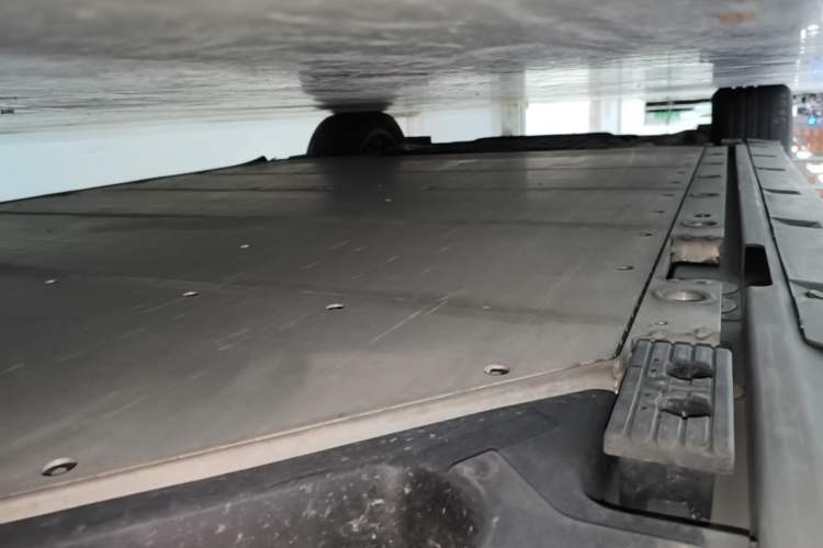 Used Zeekr 009 2022 WE Edition Left Side Sill