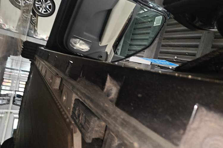 Used Zeekr 009 2022 ME Edition Left Side Sill
