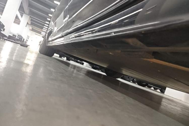 Used Zeekr 009 2022 WE Edition Left Side Sill