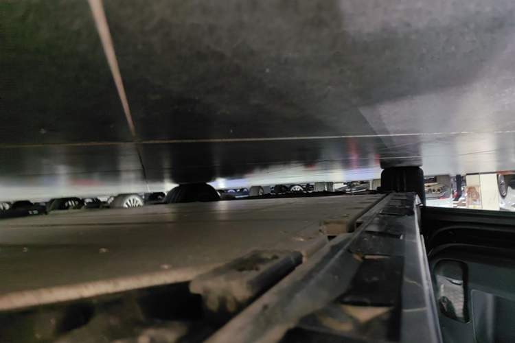 Used Zeekr 009 2022 WE Edition Left Side Sill