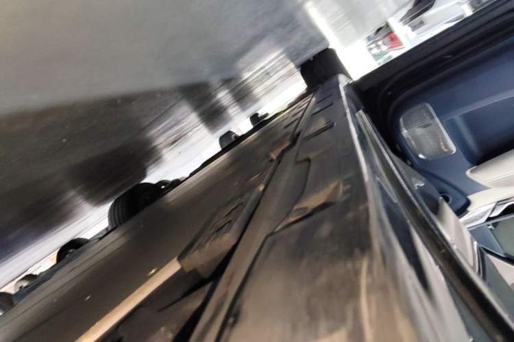 Used Zeekr 009 2022 WE Edition Left Side Sill