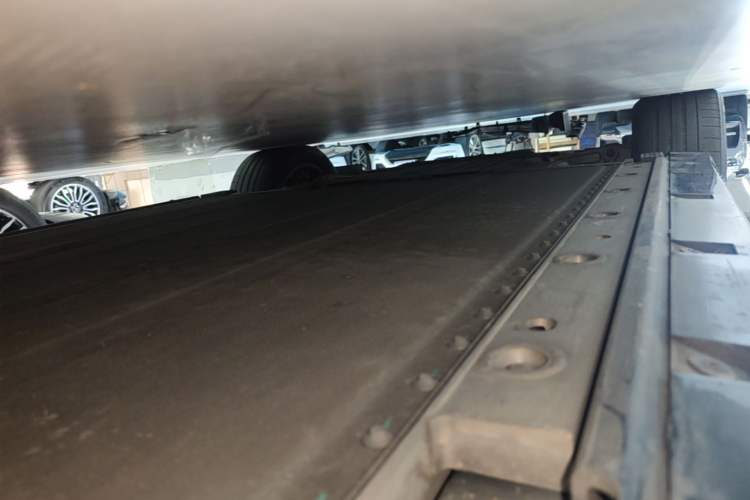Used Zeekr 009 2022 ME Edition Left Side Sill