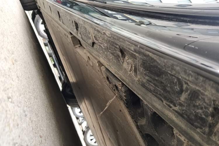 Used Zeekr 009 2022 WE Edition Left Side Sill