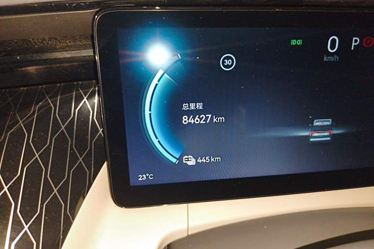 Used Zeekr 009 2022 WE Edition Odometer Close Up