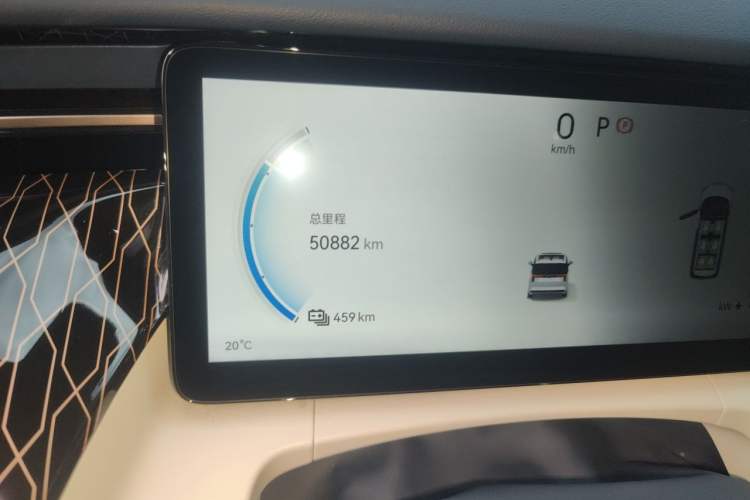 Used Zeekr 009 2022 WE Edition Odometer Close Up