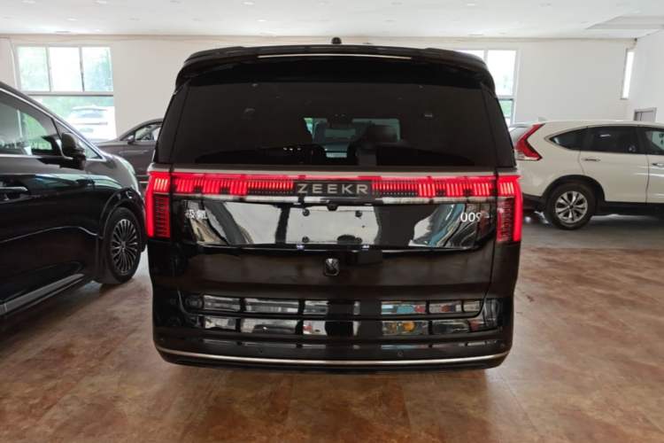 Used Zeekr 009 2022 WE Edition Rear