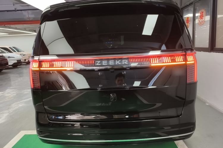 Used Zeekr 009 2022 WE Edition Rear