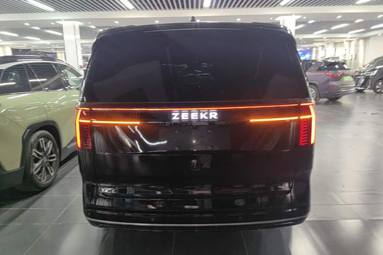 Used Zeekr 009 2022 WE Edition Rear