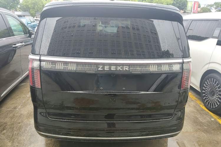 Used Zeekr 009 2022 WE Edition Rear