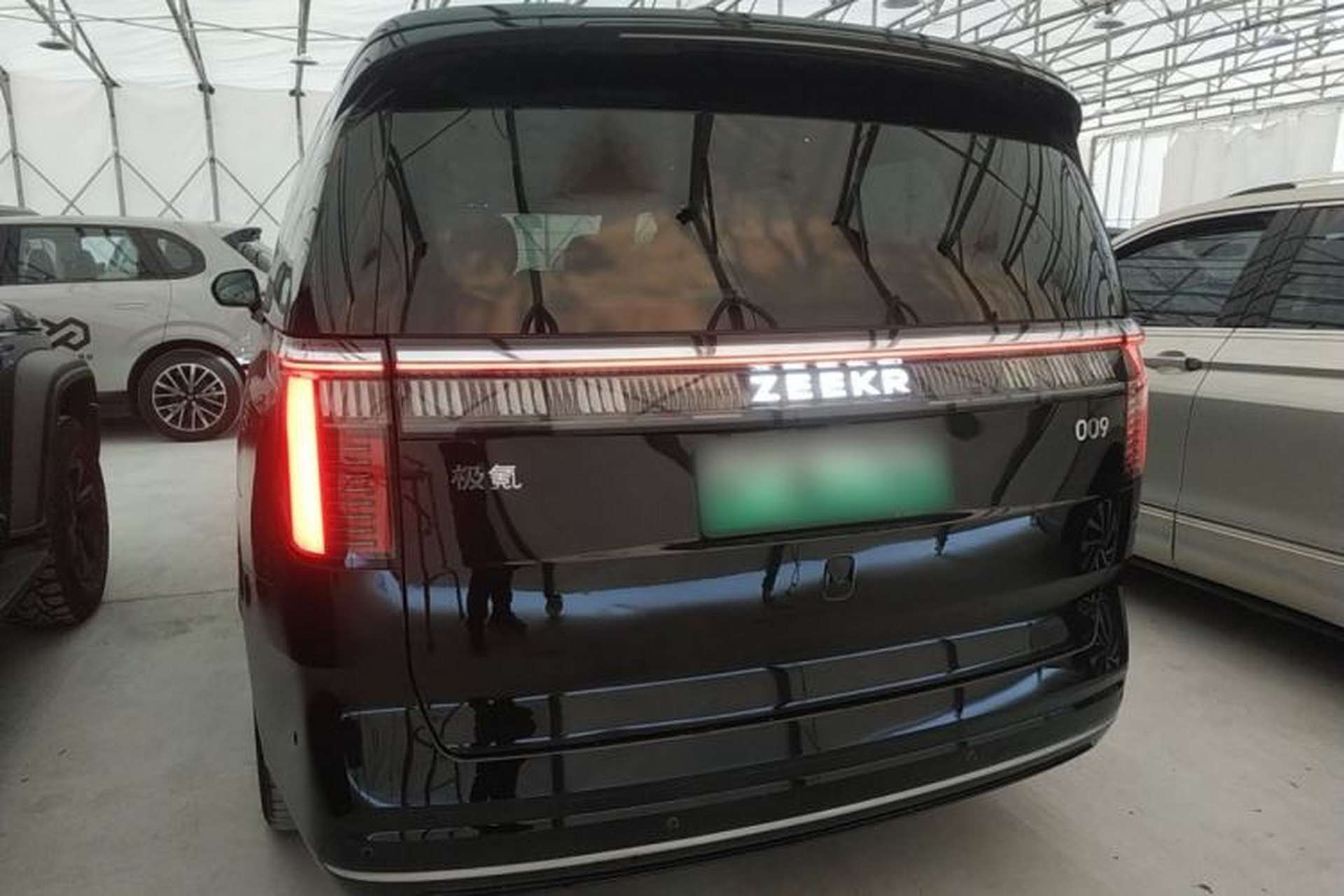 Used Zeekr 009 2022 Revised WE Version Rear