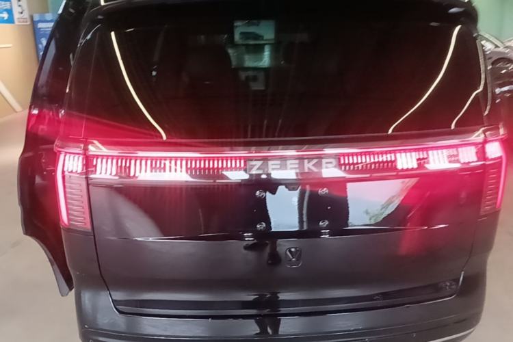 Used Zeekr 009 2022 WE Edition Rear